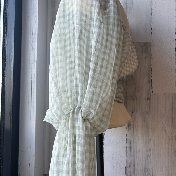 Asymmetrical Sleeve Blouse With Scrunchie - Picture 7 of 10